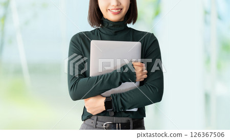 Woman with a laptop / business woman 126367506