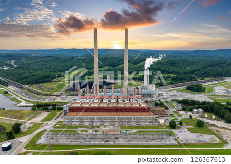 Electric energy production from fossil fuel. Kingston power station in Roane County near Kingston, Tennessee. Major coal-fired power plant producing electricity 126367613