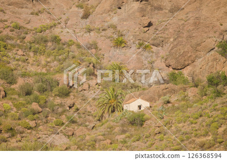 Detached house in a gully. 126368594