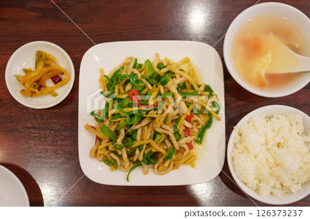 看起來美味的青椒炒豬肉 126373237