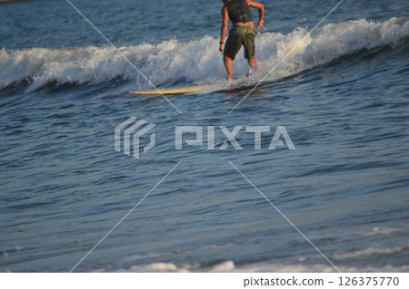 Surfing Surfing 126375770
