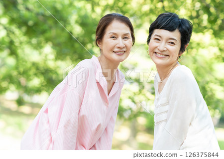 Senior women's portrait 126375844