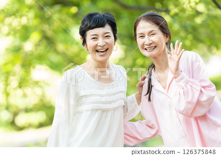 Senior women lively 126375848