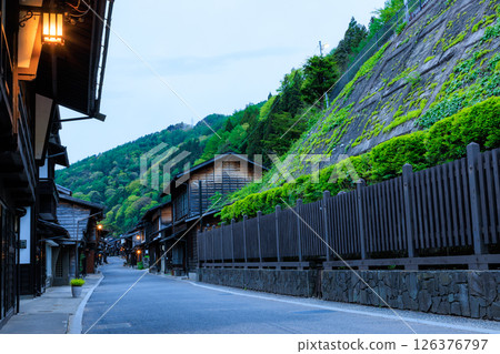 長野縣鹽尻市奈良井宿中山道之夜 長野縣鹽尻市奈良井宿中山道之夜 126376797
