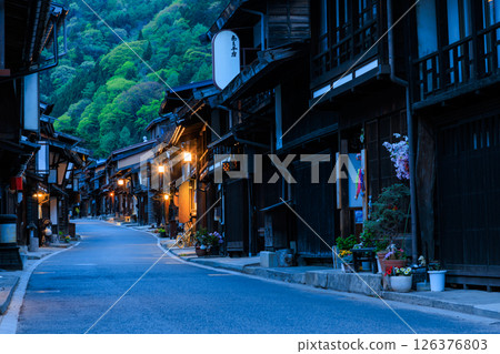 長野縣鹽尻市奈良井宿中山道之夜 長野縣鹽尻市奈良井宿中山道之夜 126376803