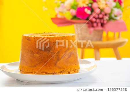輕盈蓬鬆的手工巧克力大理石戚風蛋糕 126377258