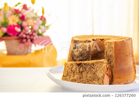 Light and fluffy handmade chocolate marble chiffon cake 126377260