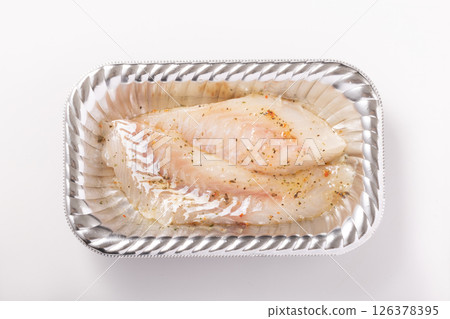 [北海道] 新鮮鱈魚（大蒜和羅勒） 126378395