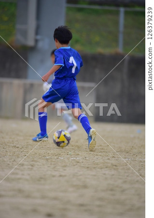 Soccer match, elementary school students 126379239