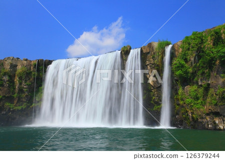 Harajiri Falls in Summer (Bungo Ono City) 126379244