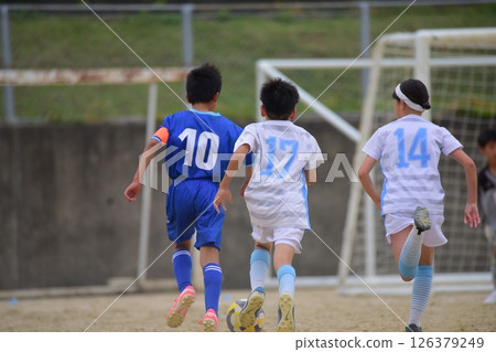 足球比賽,小學生 足球比賽,小學生 126379249