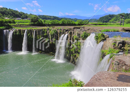 Harajiri Falls in early summer (Bungo-Ono City) 126379255