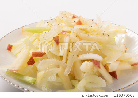 芹菜和蘋果沙拉 芹菜和蘋果沙拉 126379503
