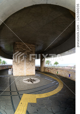 A stylish circular walkway 126380036