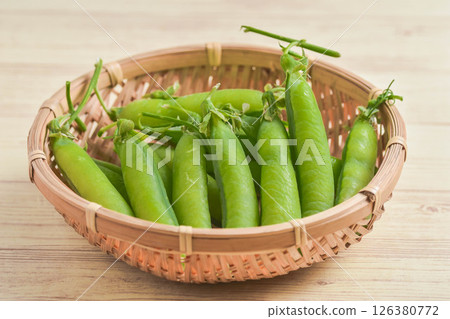 Pea Pea 126380772