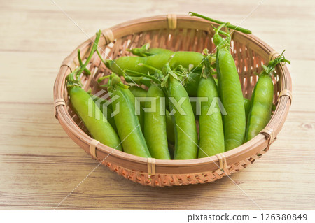 Pea Pea 126380849
