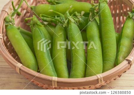 Pea Pea 126380850