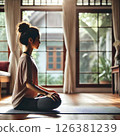 做瑜伽的女人 126381239