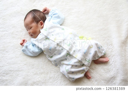 Sleeping baby (newborn) Sleeping baby (newborn) 126381389