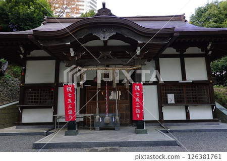 Shinano Shirahata Shrine 126381761