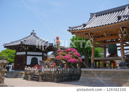 荒子觀音：六角殿、地藏王陵、鐘樓、尾張四觀音 126382108