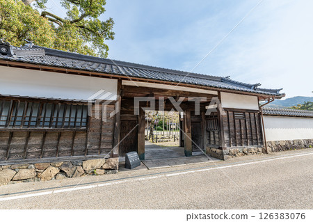 Toyooka City Museum of Art "Ito Kiyonaga Memorial Museum" / Entrance to the Izushi Domain Chief Retainer's Residence Toyooka City Museum of Art "Ito Kiyonaga Memorial Museum" / Entrance to the Izushi Domain Chief Retainer's Residence 126383076