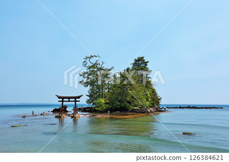 Benten Island from Koiji Coast in the blue sky, Noto Peninsula, Ishikawa Prefecture 126384621