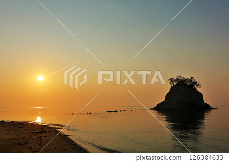 Ishikawa Prefecture, Noto Peninsula, Mitsuke Island at dawn 126384633