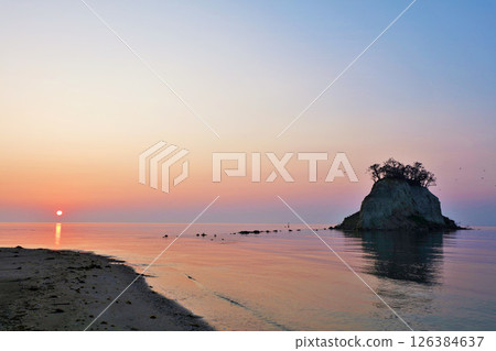 石川縣，能登半島，見附島黎明 126384637