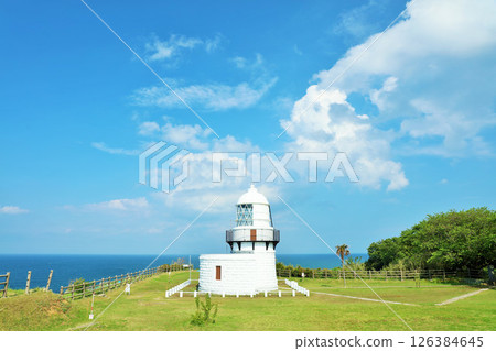 Ishikawa Prefecture, Noto Peninsula, Rokkozaki Lighthouse under the blue sky Ishikawa Prefecture, Noto Peninsula, Rokkozaki Lighthouse under the blue sky 126384645