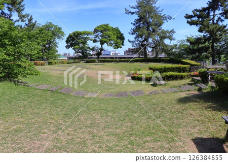 Remains of the main castle tower of Fukui Castle (Fukui City, Fukui Prefecture) Remains of the main castle tower of Fukui Castle (Fukui City, Fukui Prefecture) 126384855