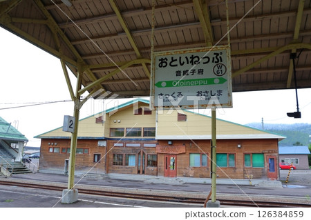 Otoineppu Station sign and station building on the ticket gate side (Otoineppu Village, Hokkaido) 126384859