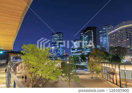 Spring Osaka Castle Castle Terrace night view (Chuo-ku, Osaka City, Osaka Prefecture) 126385900