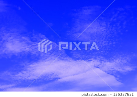 Refreshing blue sky (wallpaper material) 126387651