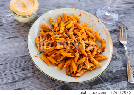 Large plate of hirten makkaroni 126387920