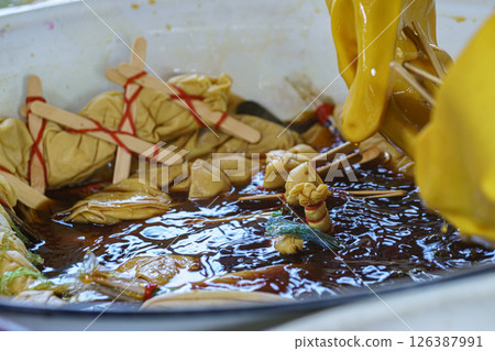 Process dye fabric indigo color 126387991