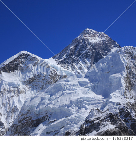 Azure blue sky over Mt Everest, Nepal. 126388317