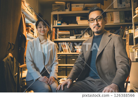 person, business, father and daughter 126388566