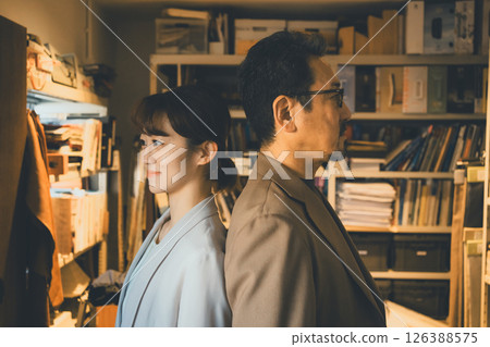 person, business, business woman 126388575