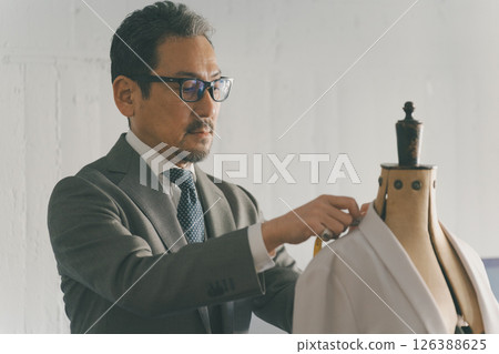 Tailoring Tailoring 126388625
