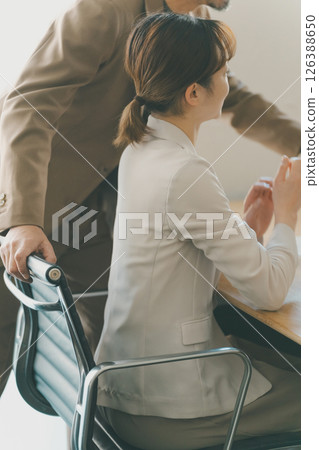 business, business woman, businesswoman 126388650