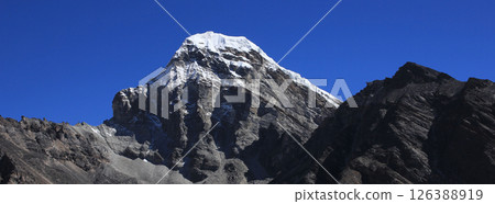 Peak near Gokyo and azure blue sky, nature header, Nepal. 126388919