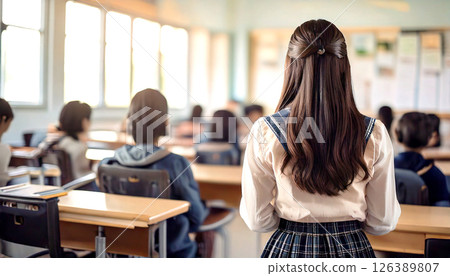 教室裡一名高中女生的背影，生成式 AI_wide 126389807