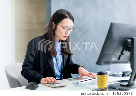 Estimation and quotation work 126390578