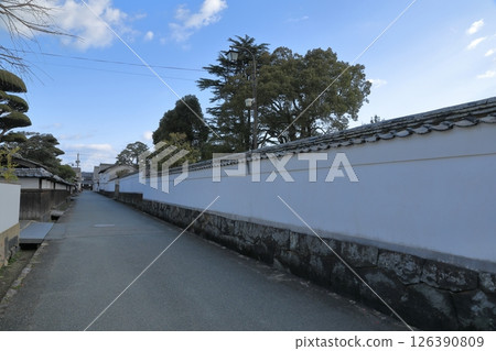 萩城下町菊屋橫丁的白牆長巷風景 萩城下町菊屋橫丁的白牆長巷風景 126390809