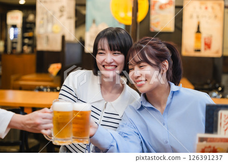 A woman toast 126391237