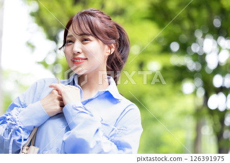Young woman portrait Young woman portrait 126391975