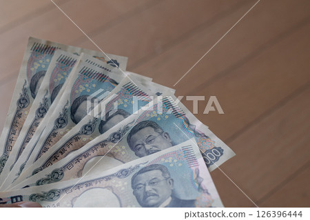 新版日本1000日圓紙幣 新版日本1000日圓紙幣 126396444