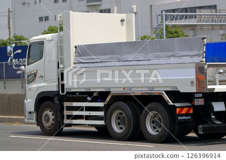 自卸車 126396914