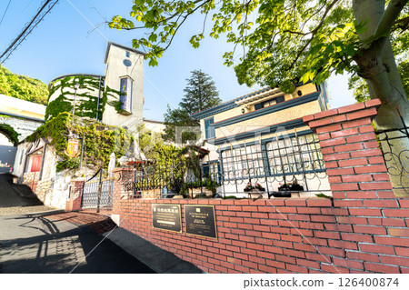 [Important Preservation District for Groups of Traditional Buildings] Kitano-cho Yamamoto-dori, Early Summer Morning Scent House, Dutch House, Chuo-ku, Kobe City, Hyogo Prefecture 126400874